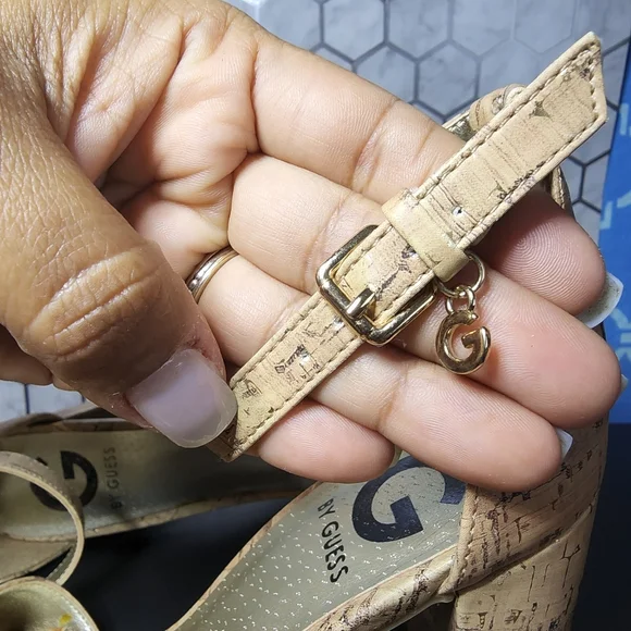 GUESS Cork Heels - 3inch - size 6 - Picture 4 of 5